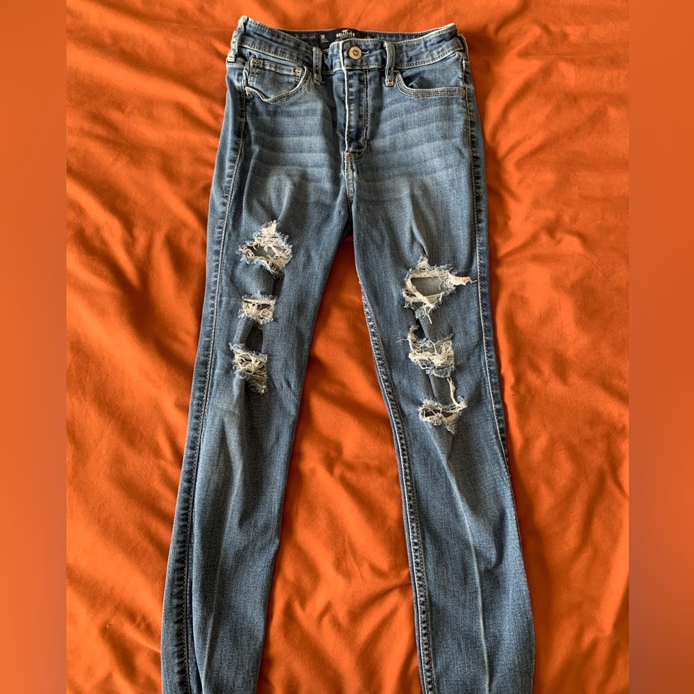 Hollister jeans, high rise, with holes, blue, used, 3R, W26, L28.